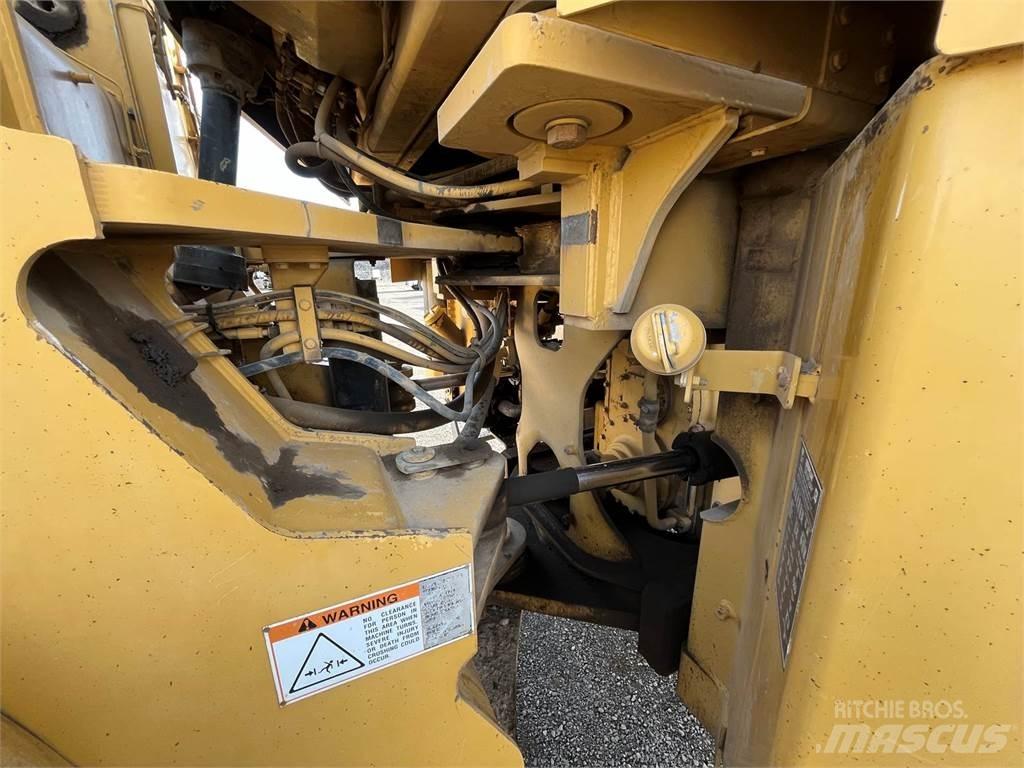 CAT 980G Pale gommate