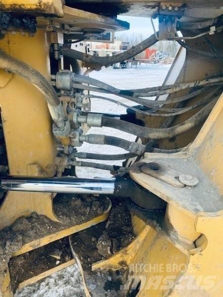 CAT 980M Pale gommate