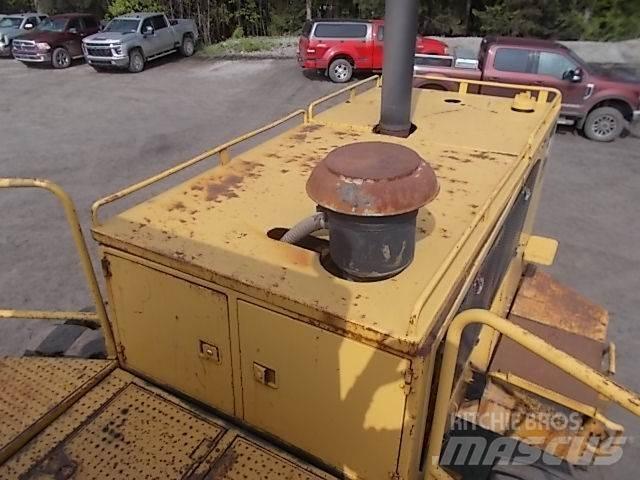 CAT 988B Pale gommate