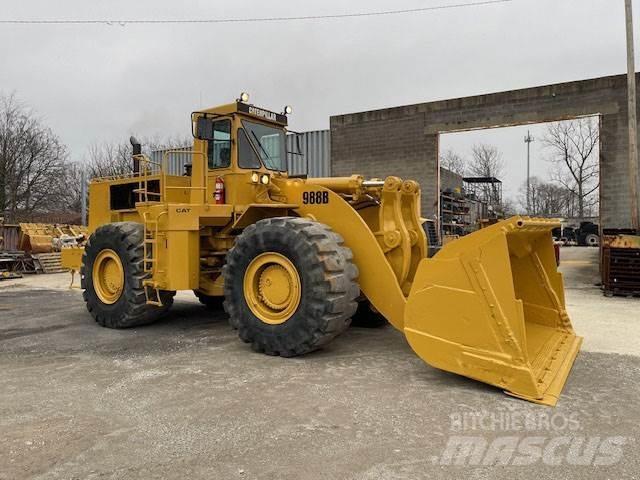 CAT 988B Pale gommate