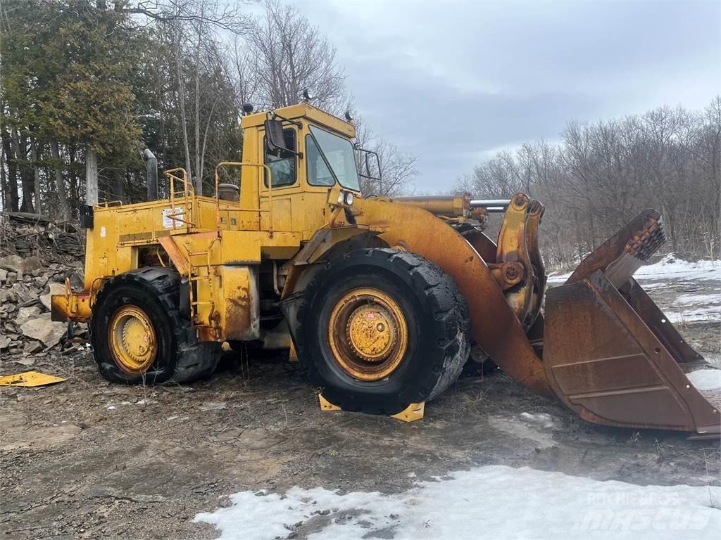 CAT 988B Pale gommate
