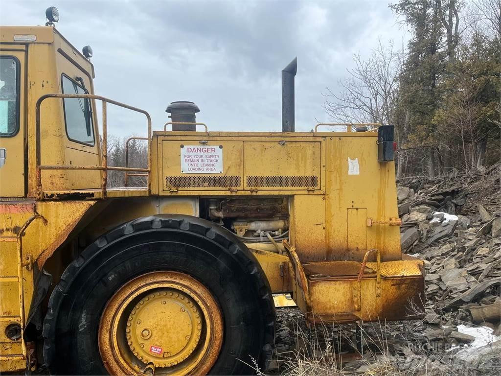 CAT 988B Pale gommate