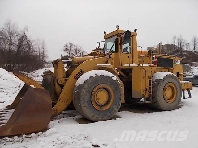 CAT 988B Pale gommate