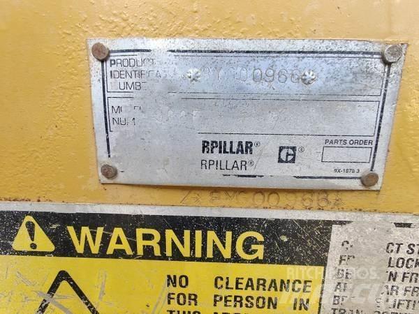 CAT 988F Pale gommate