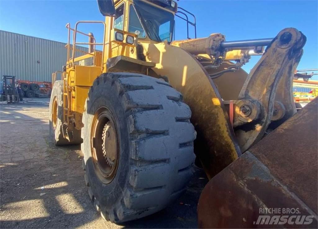 CAT 988F Pale gommate