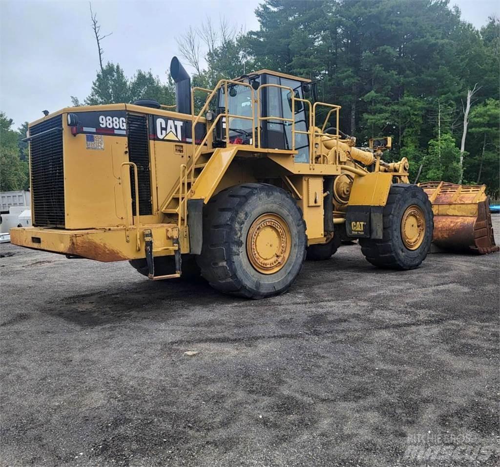 CAT 988G Pale gommate