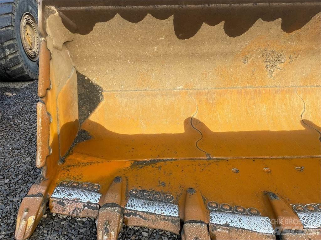 CAT 990 Pale gommate