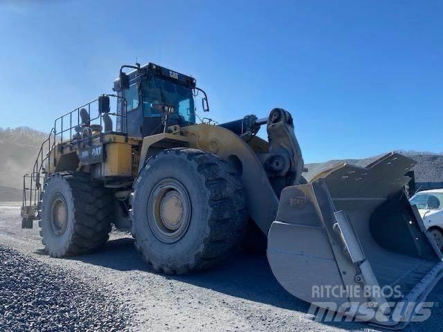 CAT 990K Pale gommate