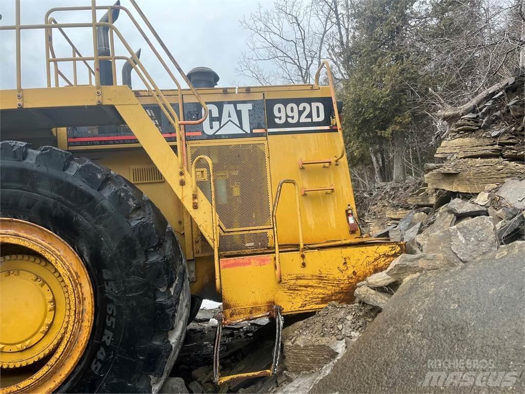 CAT 992D Pale gommate