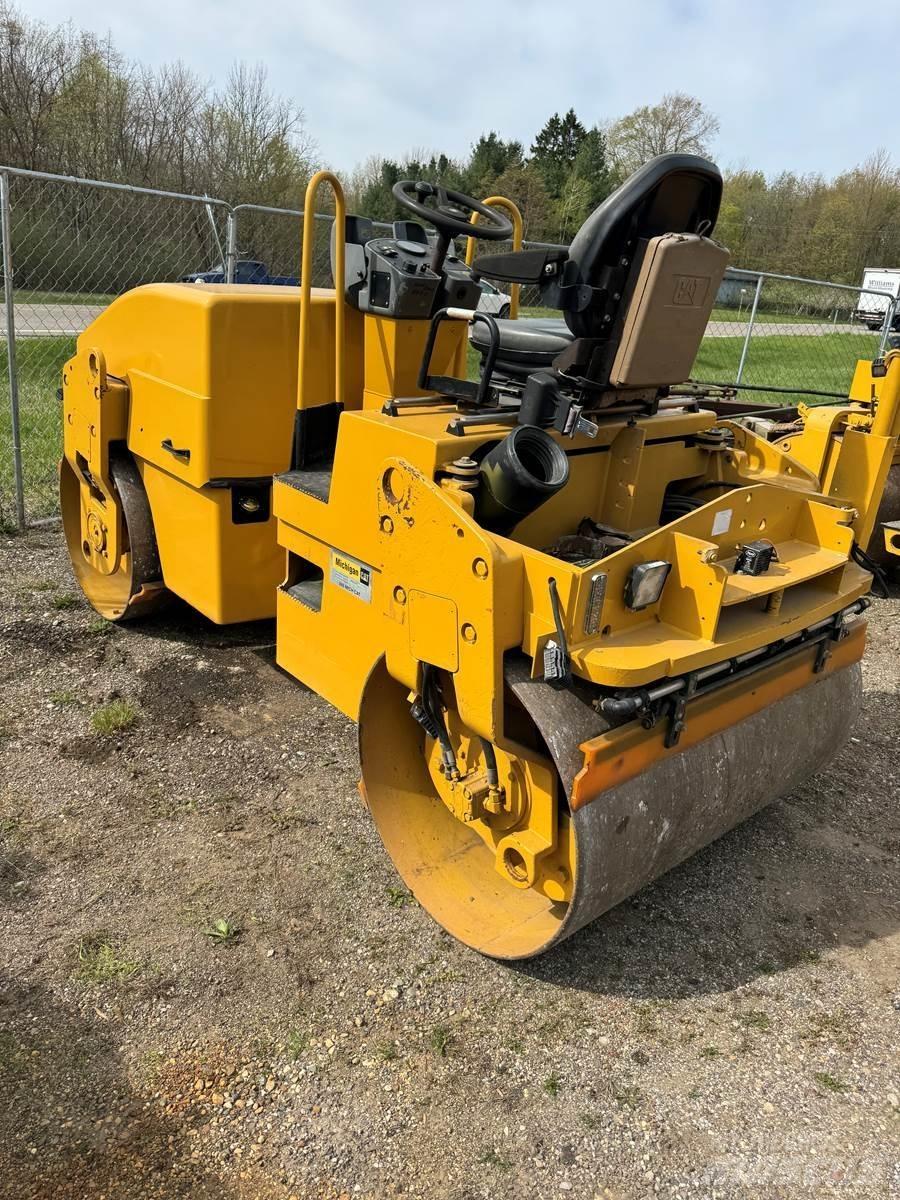 CAT CB34 Finitrici