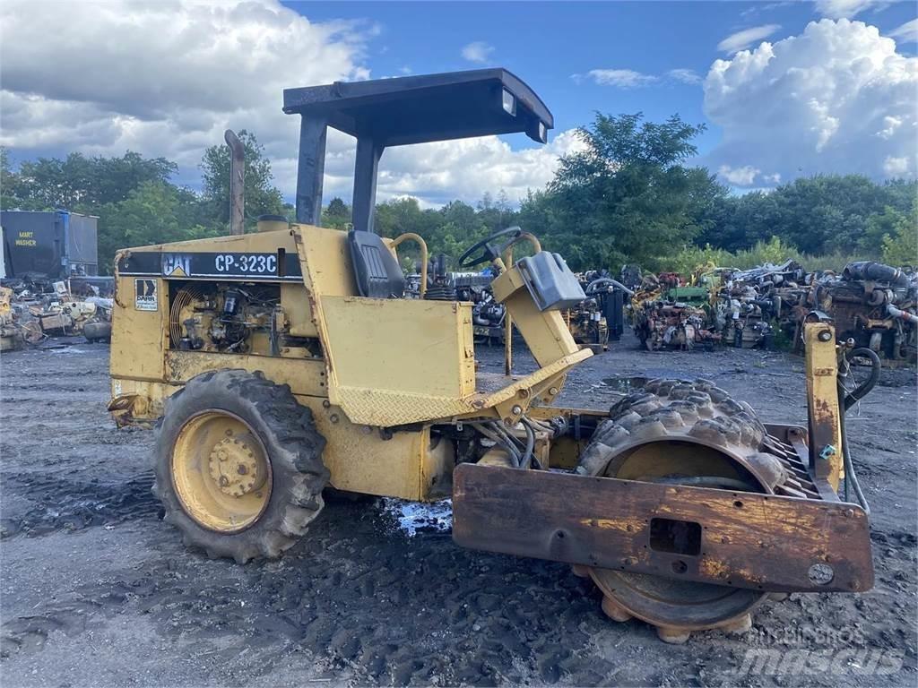 CAT CP323C Compattatori da suolo