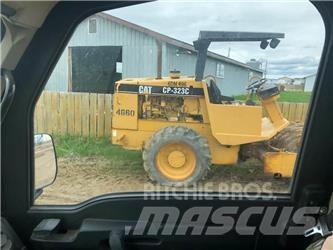 CAT CP323C Compattatori da suolo