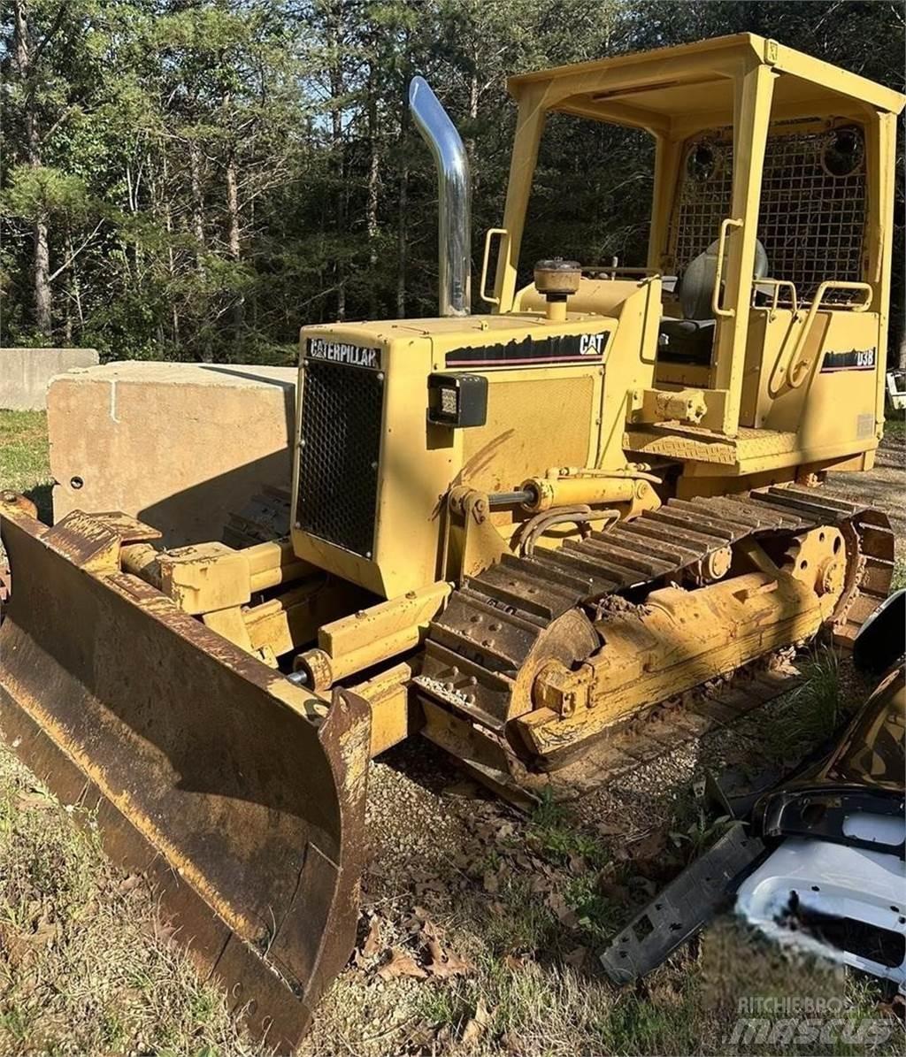 CAT D3B Dozer cingolati