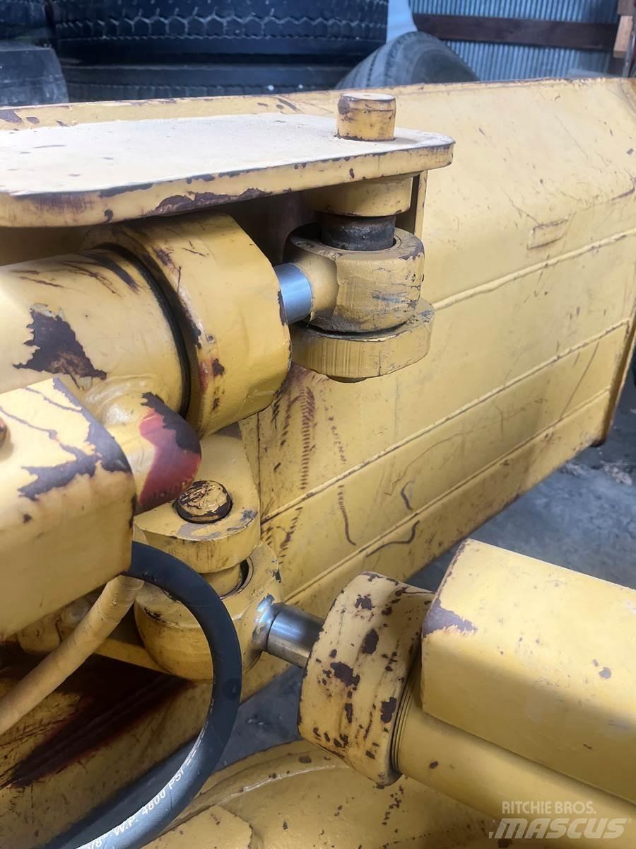 CAT D4C Dozer cingolati