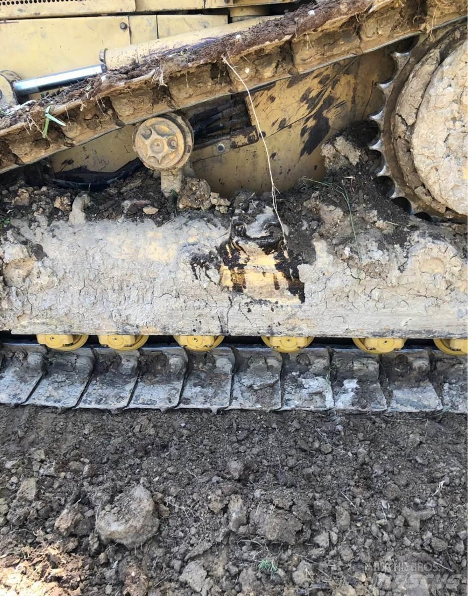 CAT D5M Dozer cingolati