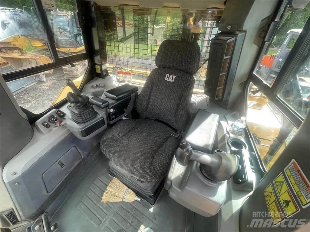 CAT D7E Dozer cingolati