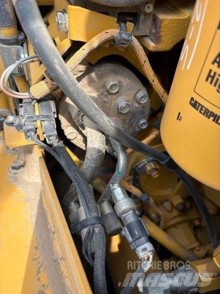 CAT D8T Dozer cingolati