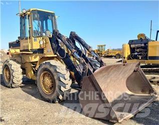 CAT IT28B Pale gommate