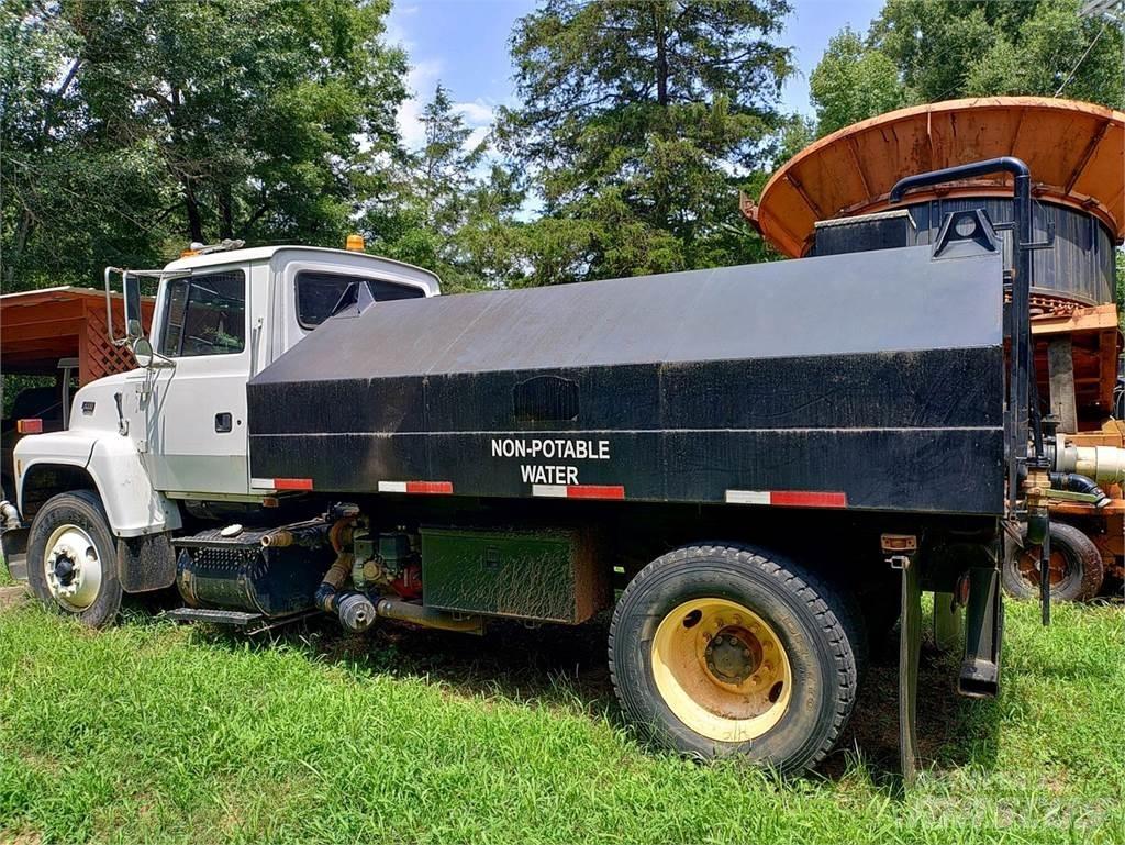 Ford 8000 Cisterna