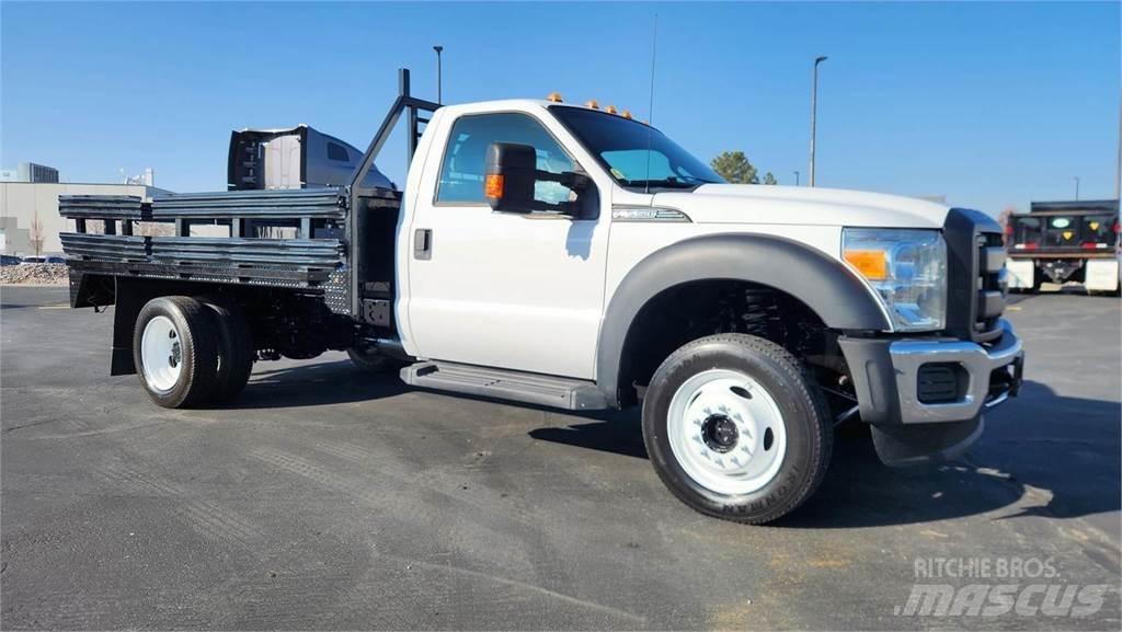 Ford F-550 Camion per trasporto animali