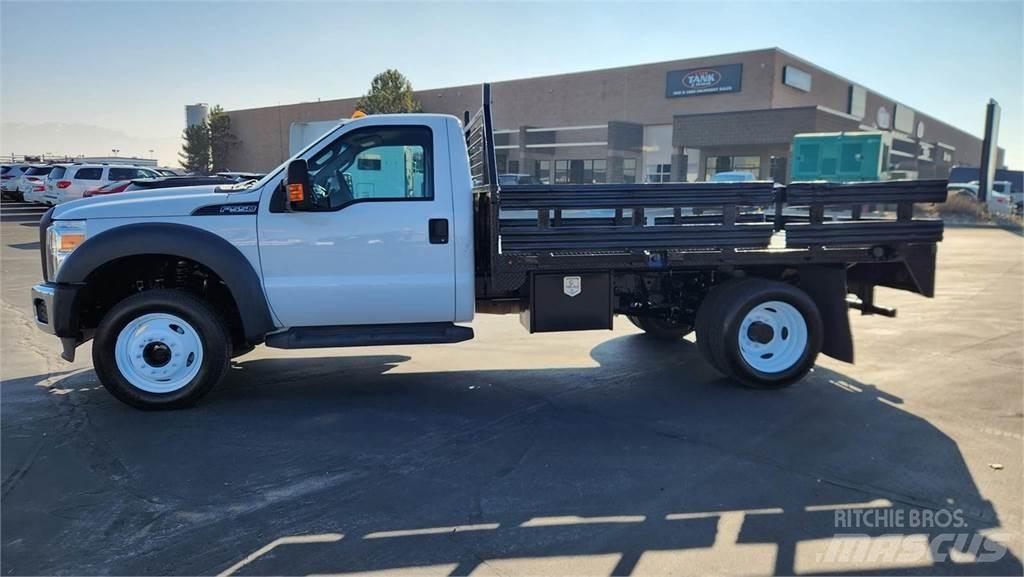 Ford F-550 Camion per trasporto animali