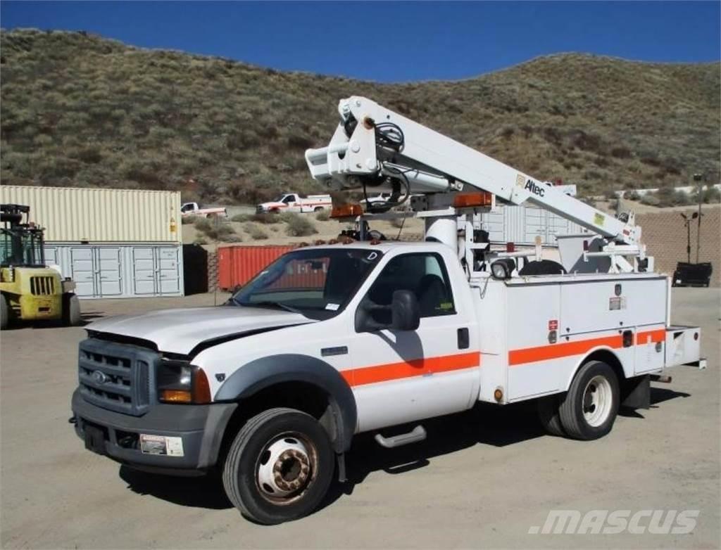 Ford F-550 Piattaforme autocarrate