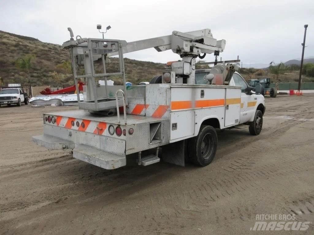 Ford F-550 Piattaforme autocarrate