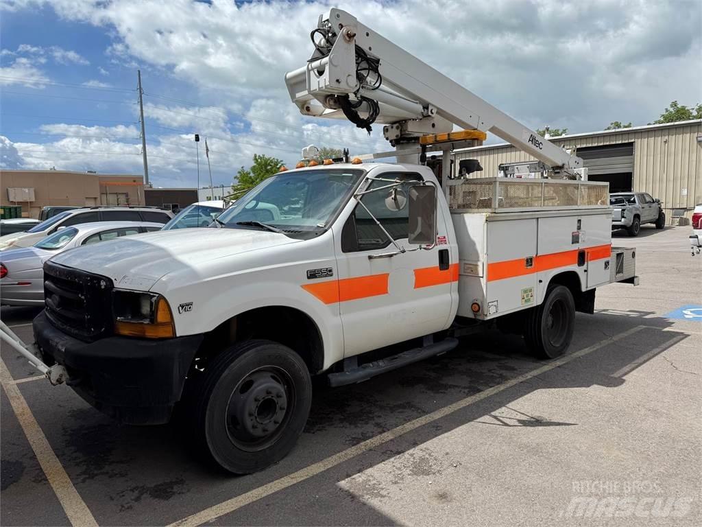 Ford F-550 Piattaforme autocarrate