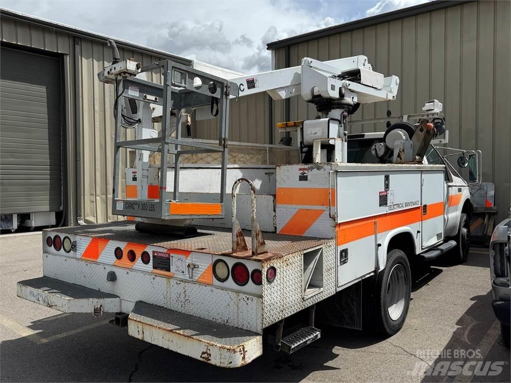 Ford F-550 Piattaforme autocarrate