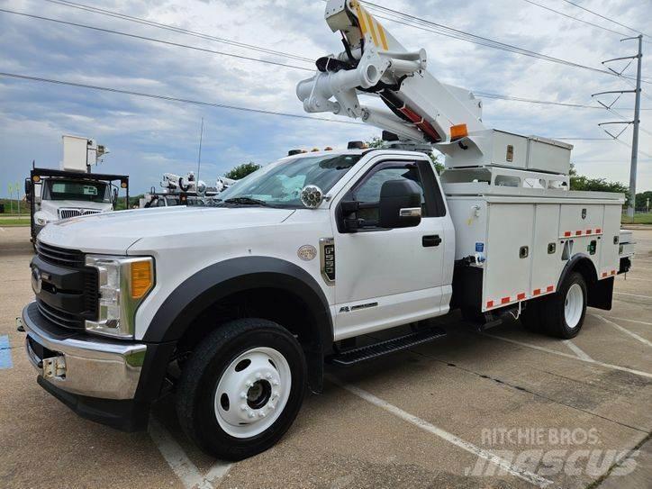 Ford F-550 Piattaforme autocarrate