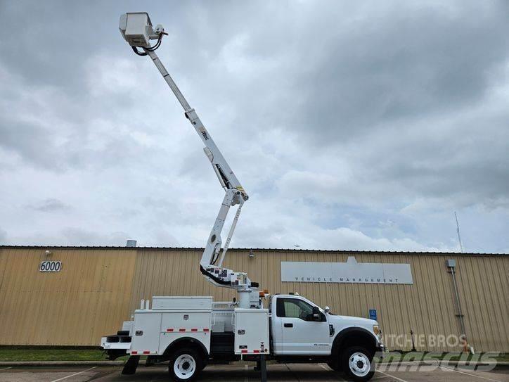 Ford F-550 Piattaforme autocarrate