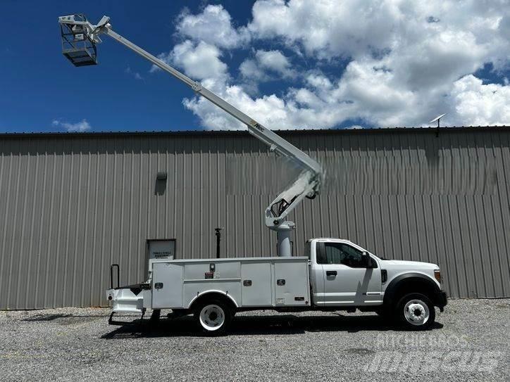 Ford F-550 Piattaforme autocarrate