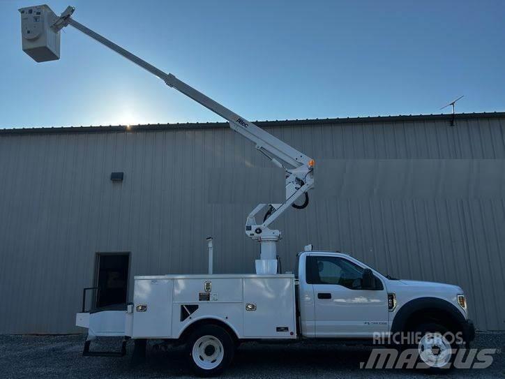 Ford F-550 Piattaforme autocarrate