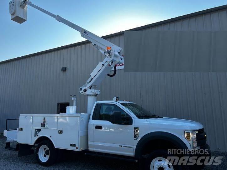 Ford F-550 Piattaforme autocarrate