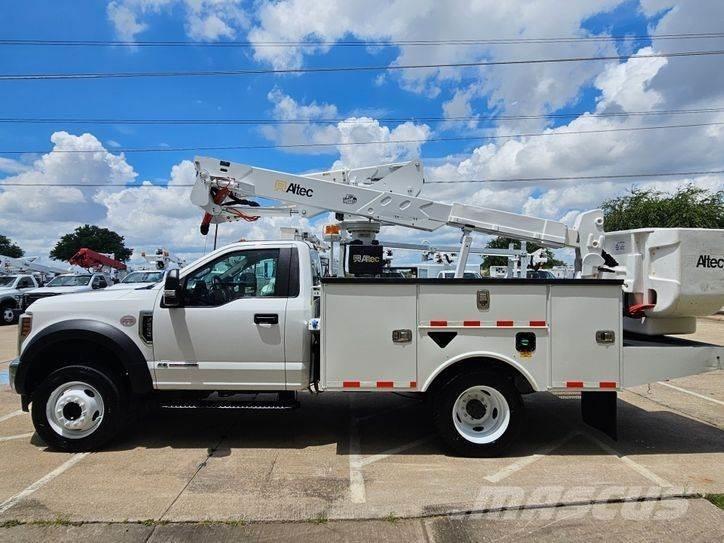 Ford F-550 Piattaforme autocarrate