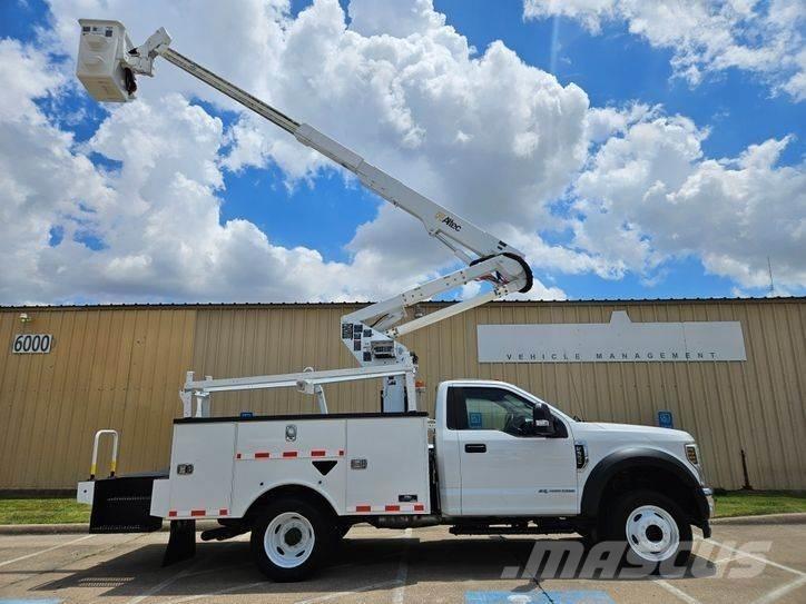 Ford F-550 Piattaforme autocarrate