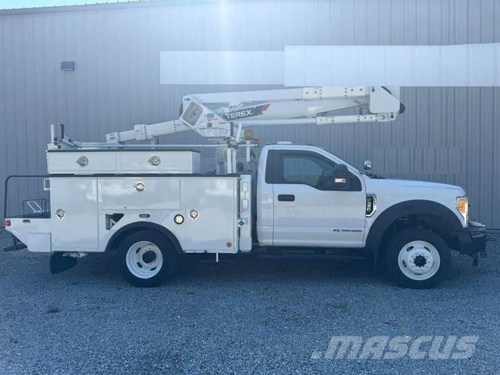 Ford F-550 Piattaforme autocarrate