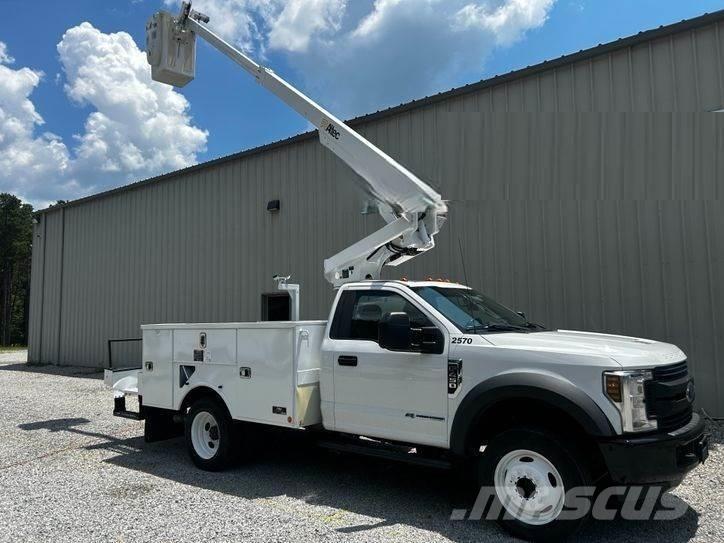 Ford F-550 Piattaforme autocarrate