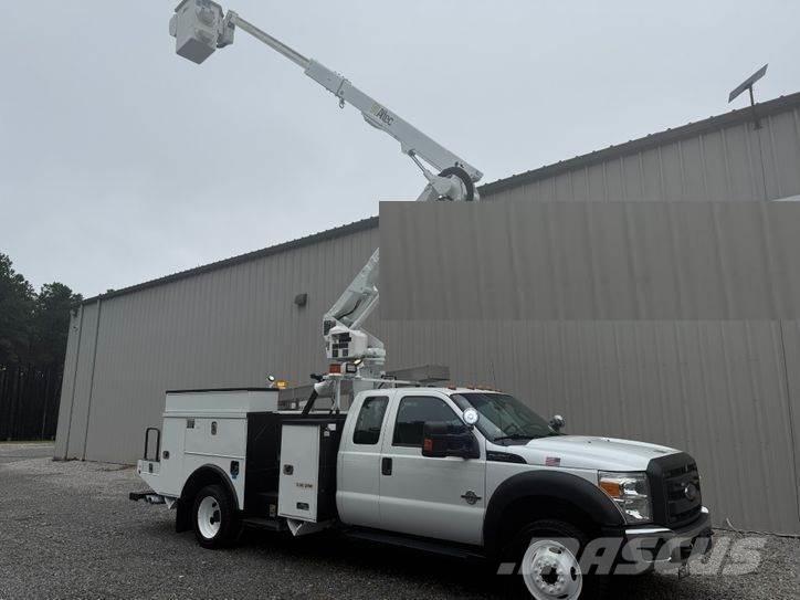 Ford F-550 Piattaforme autocarrate
