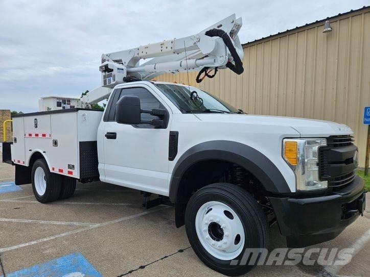 Ford F-550 Piattaforme autocarrate