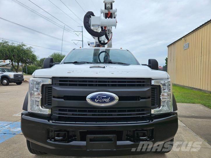 Ford F-550 Piattaforme autocarrate