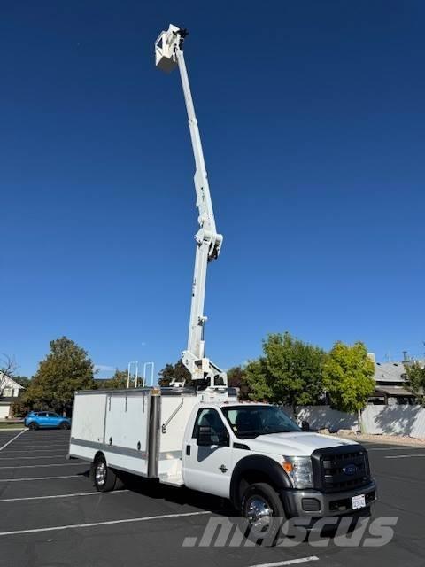 Ford F-550 Piattaforme autocarrate