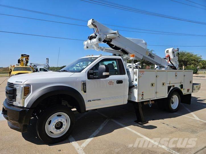 Ford F-550 Piattaforme autocarrate