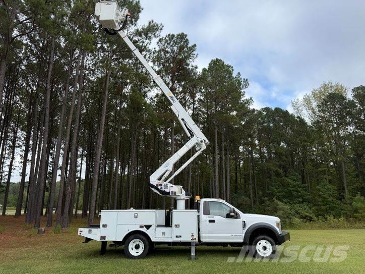 Ford F-550 Piattaforme autocarrate