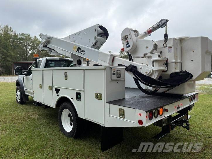 Ford F-550 Piattaforme autocarrate