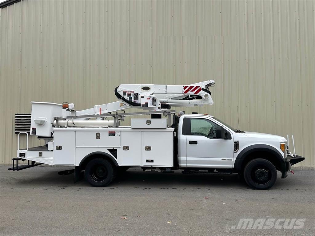 Ford F-550 Piattaforme autocarrate