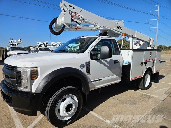 Ford F-550 Piattaforme autocarrate