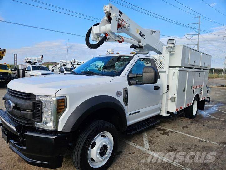 Ford F-550 Piattaforme autocarrate