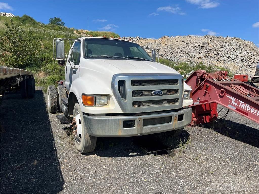 Ford F-650 Autocabinati