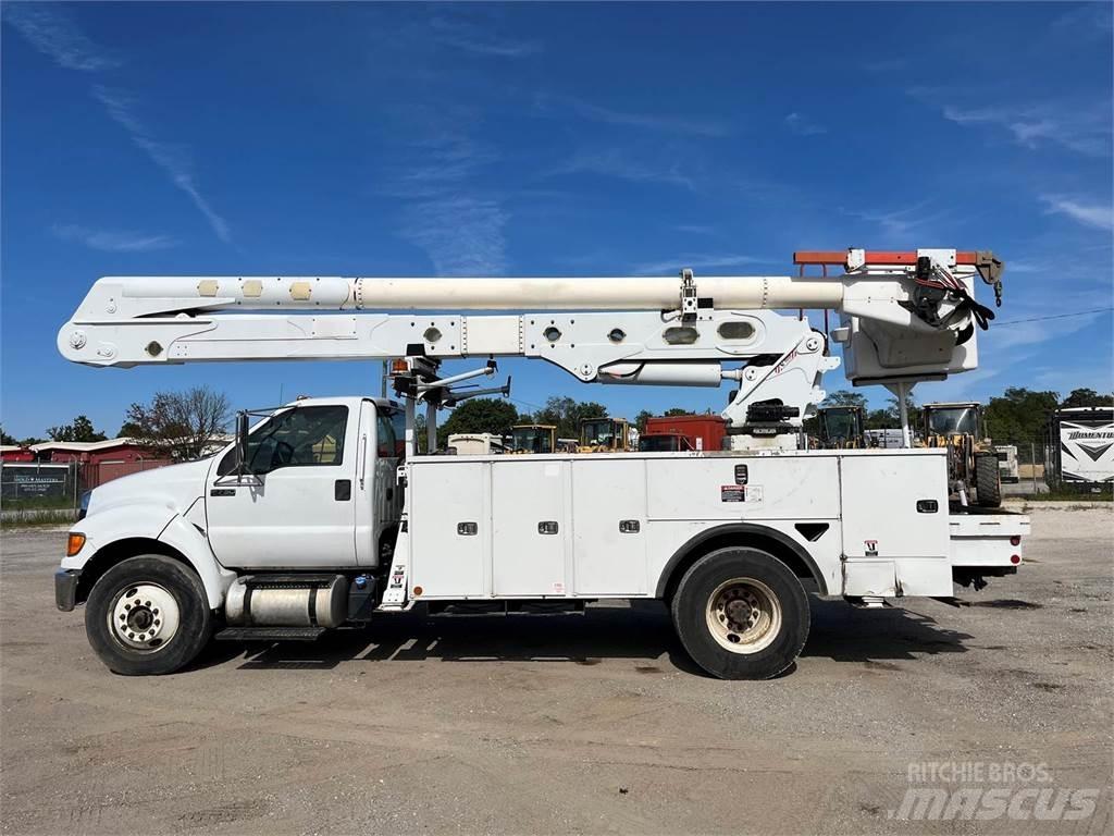 Ford F-750 Piattaforme autocarrate